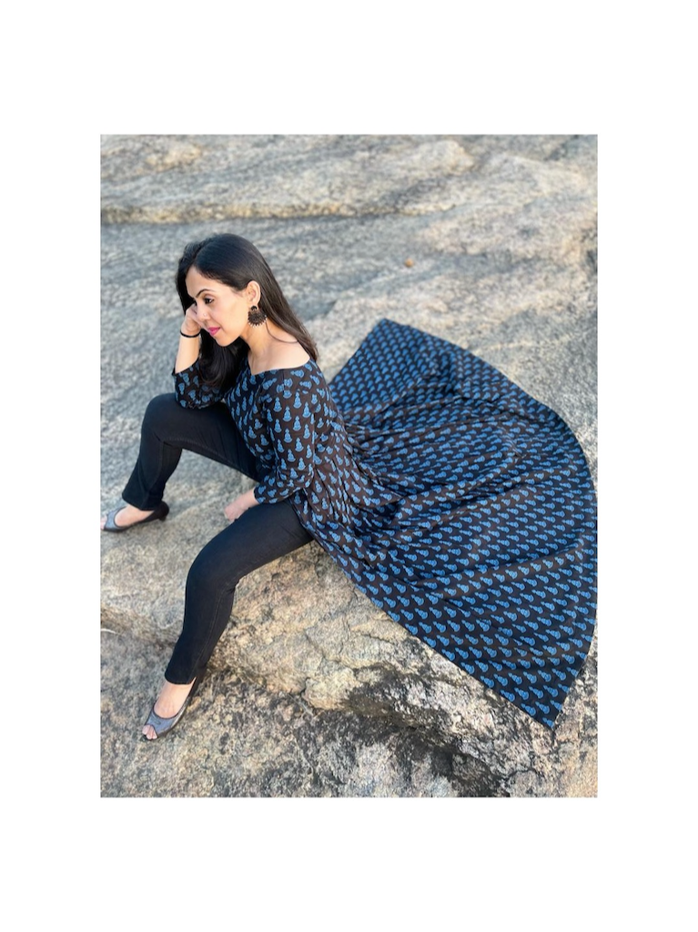 Kadhal Niagara overlay dress