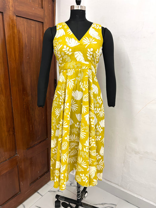 V neck Belt dress