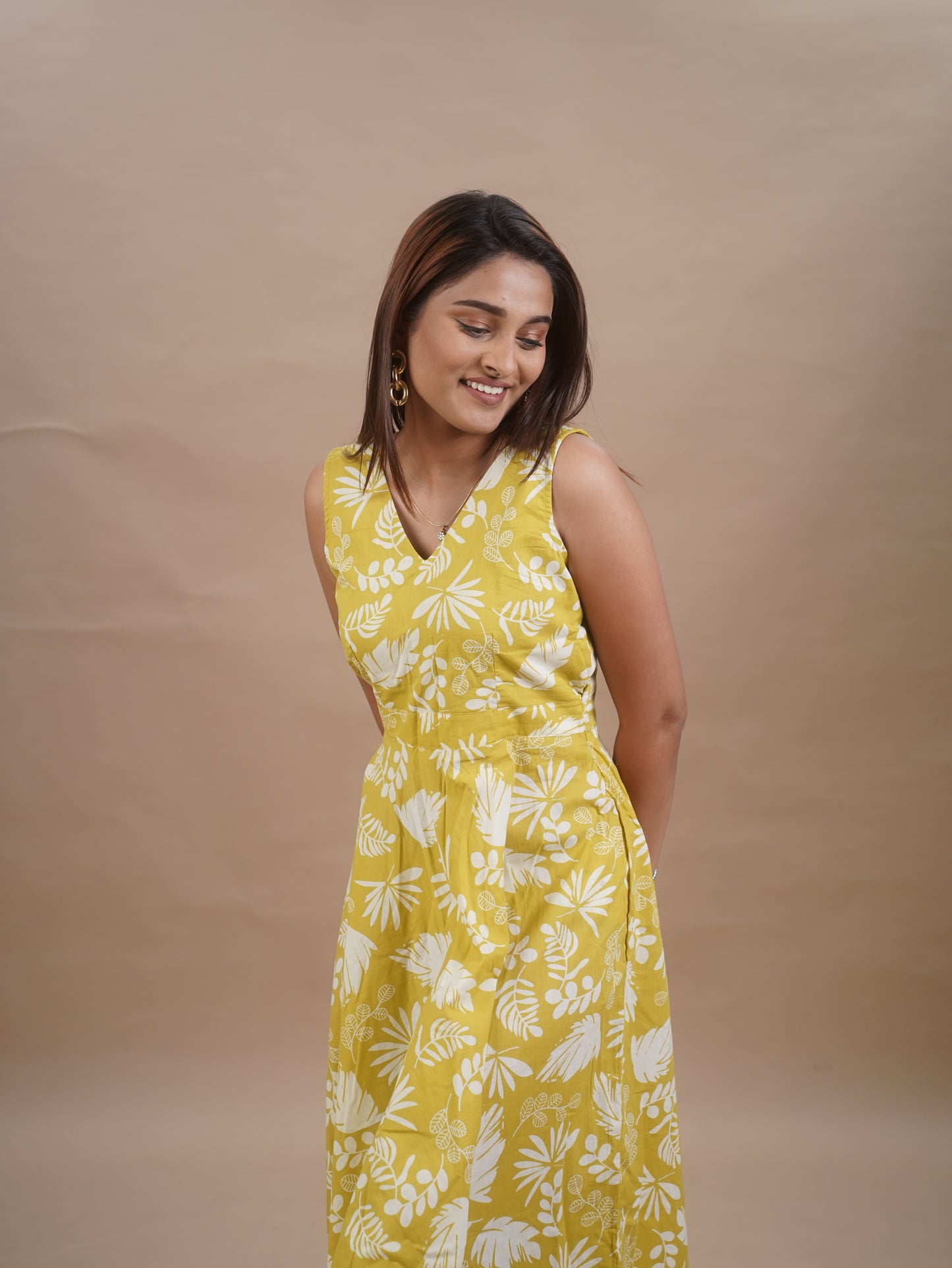 Valencia V neck Belt dress