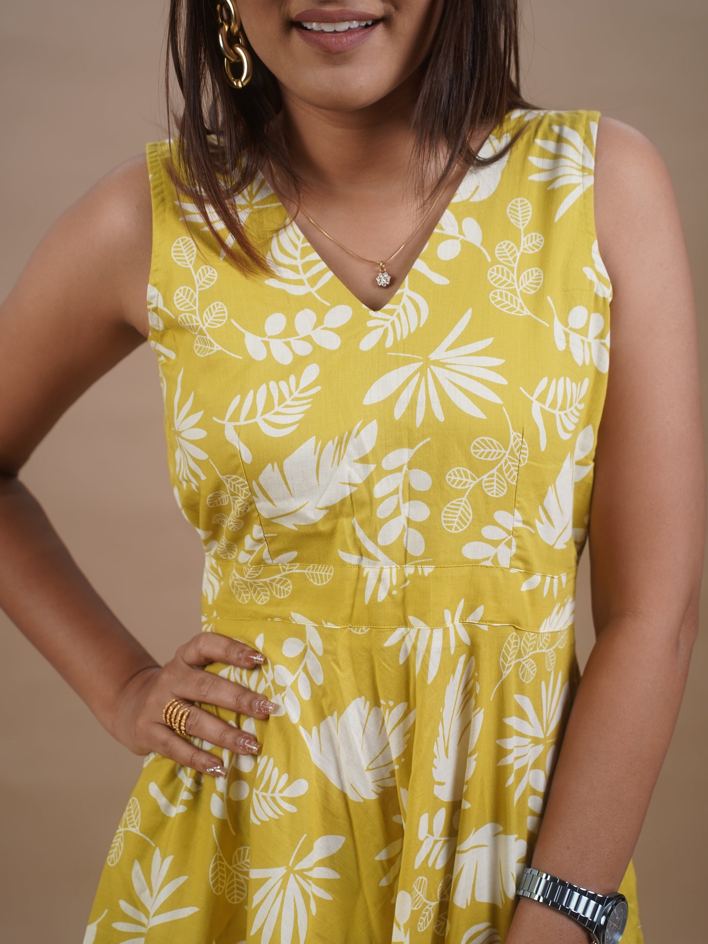 Valencia V neck Belt dress