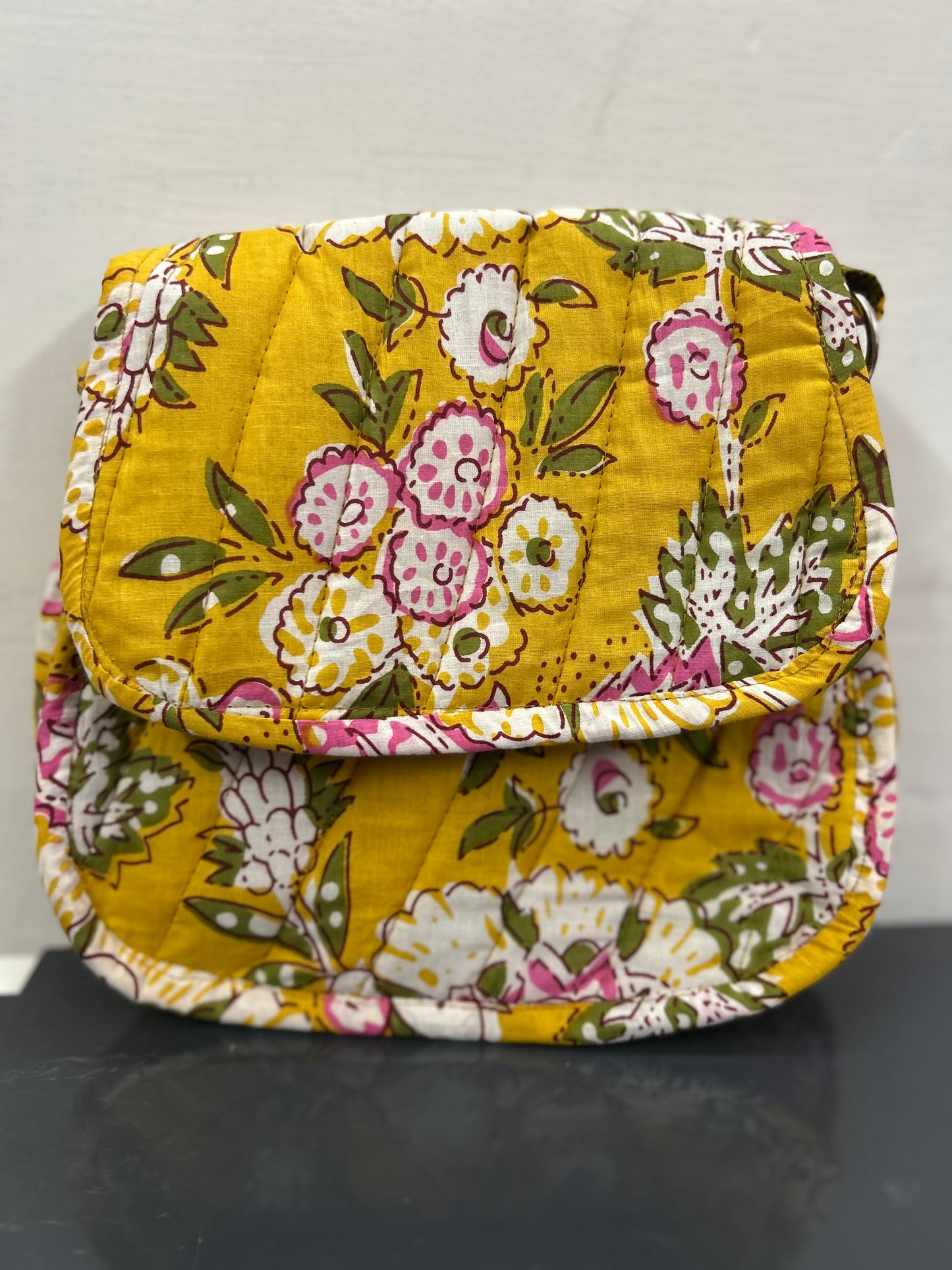 Round sling bag Chennai Store