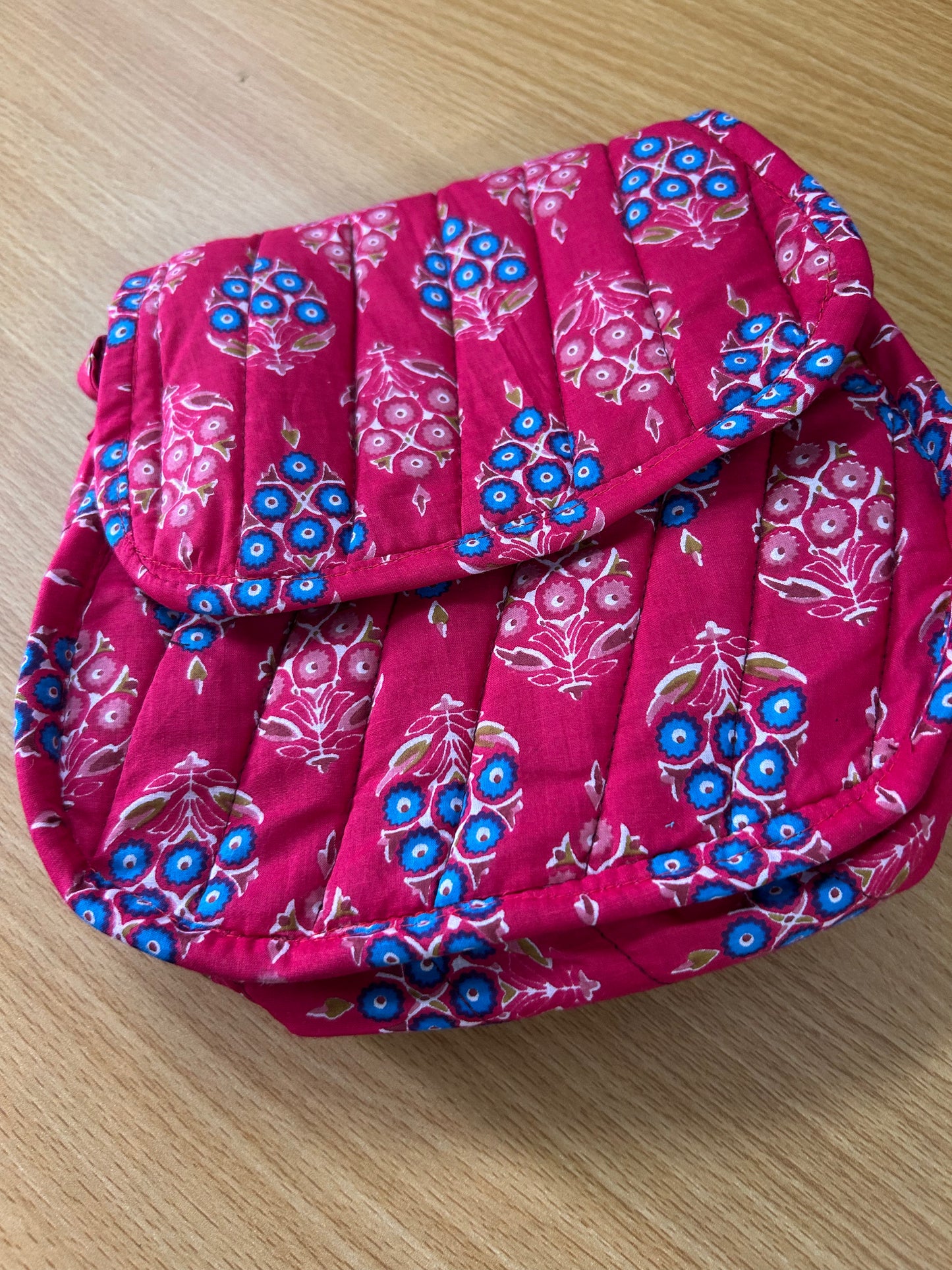 Round sling bag Chennai Store