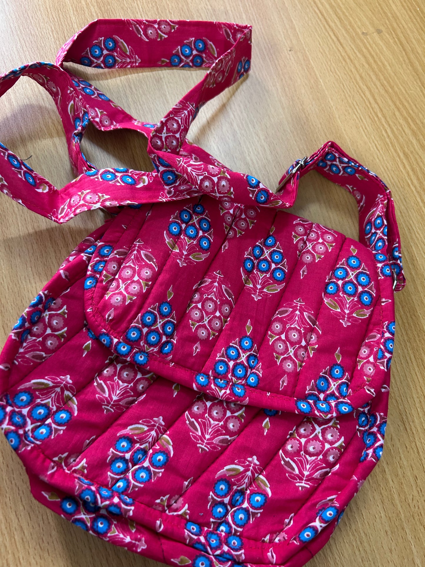 Round sling bag Chennai Store