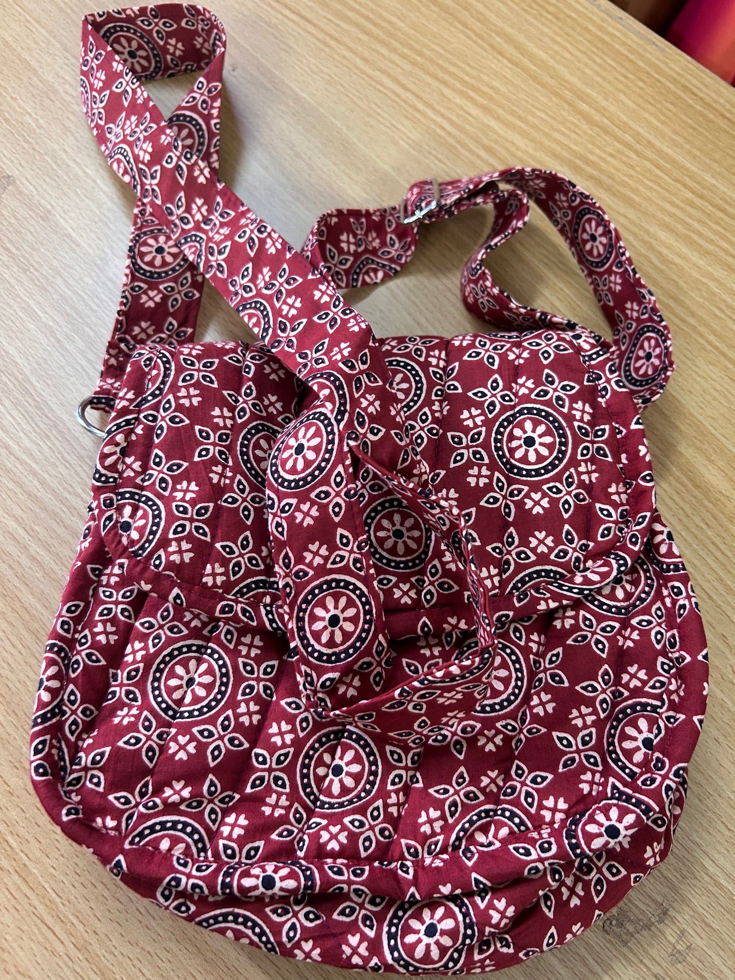 Round sling bag Chennai Store