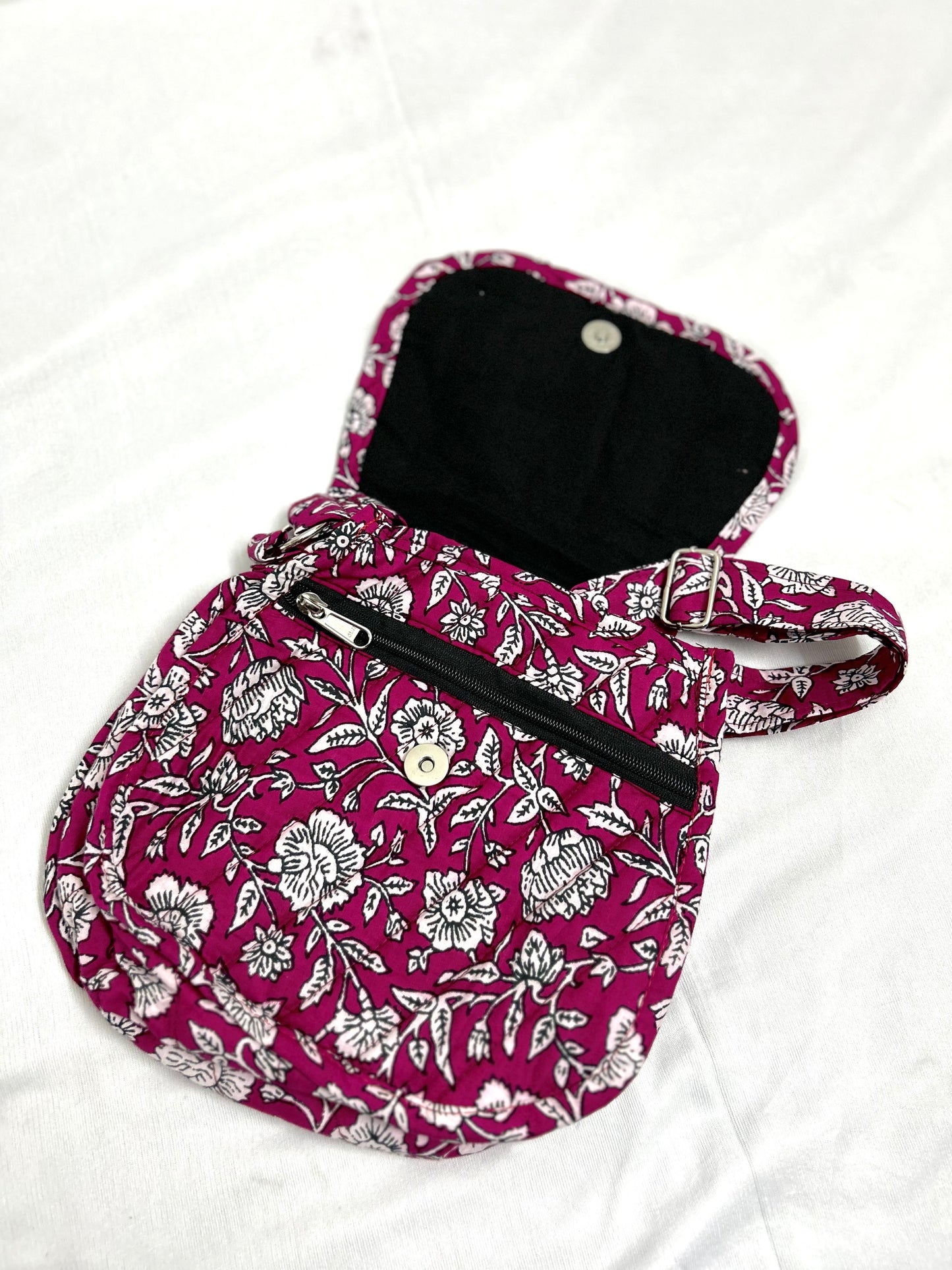 Round sling bag Chennai Store