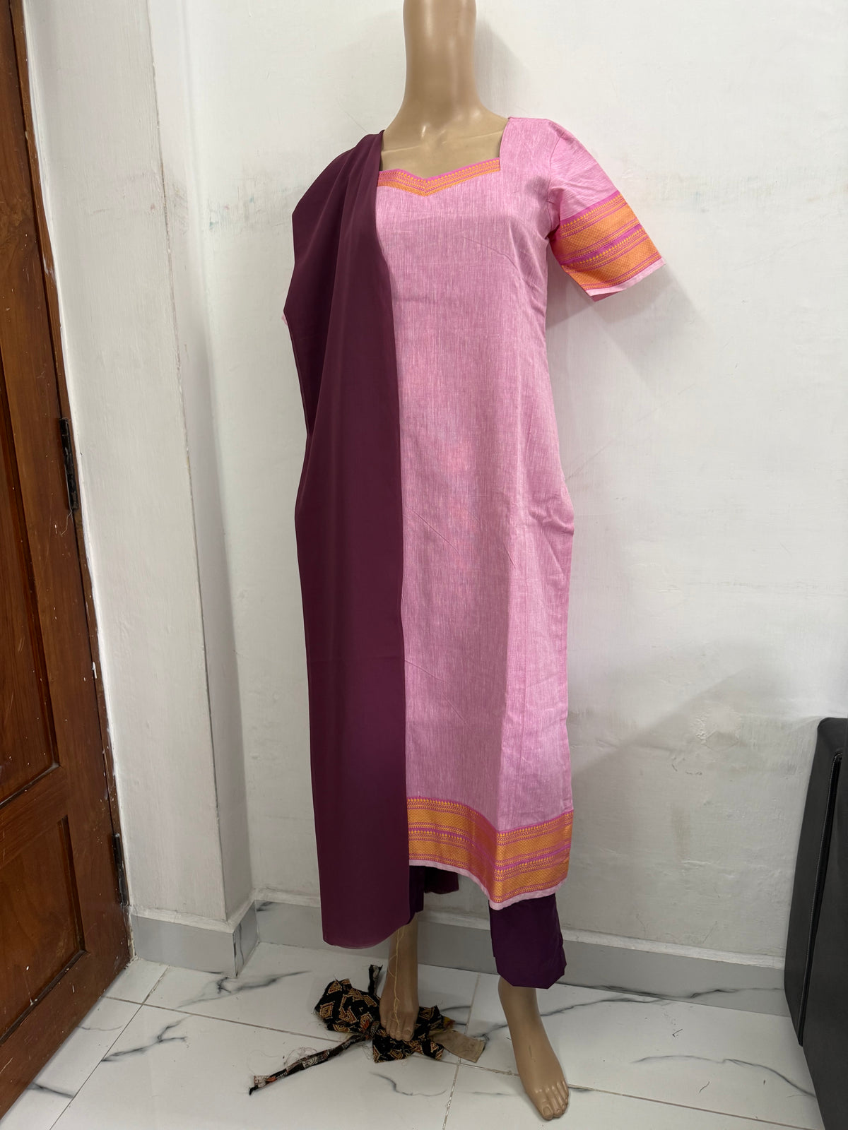 Kanji Cottton Zari Neck Top with contrast pant and Zari Duptta