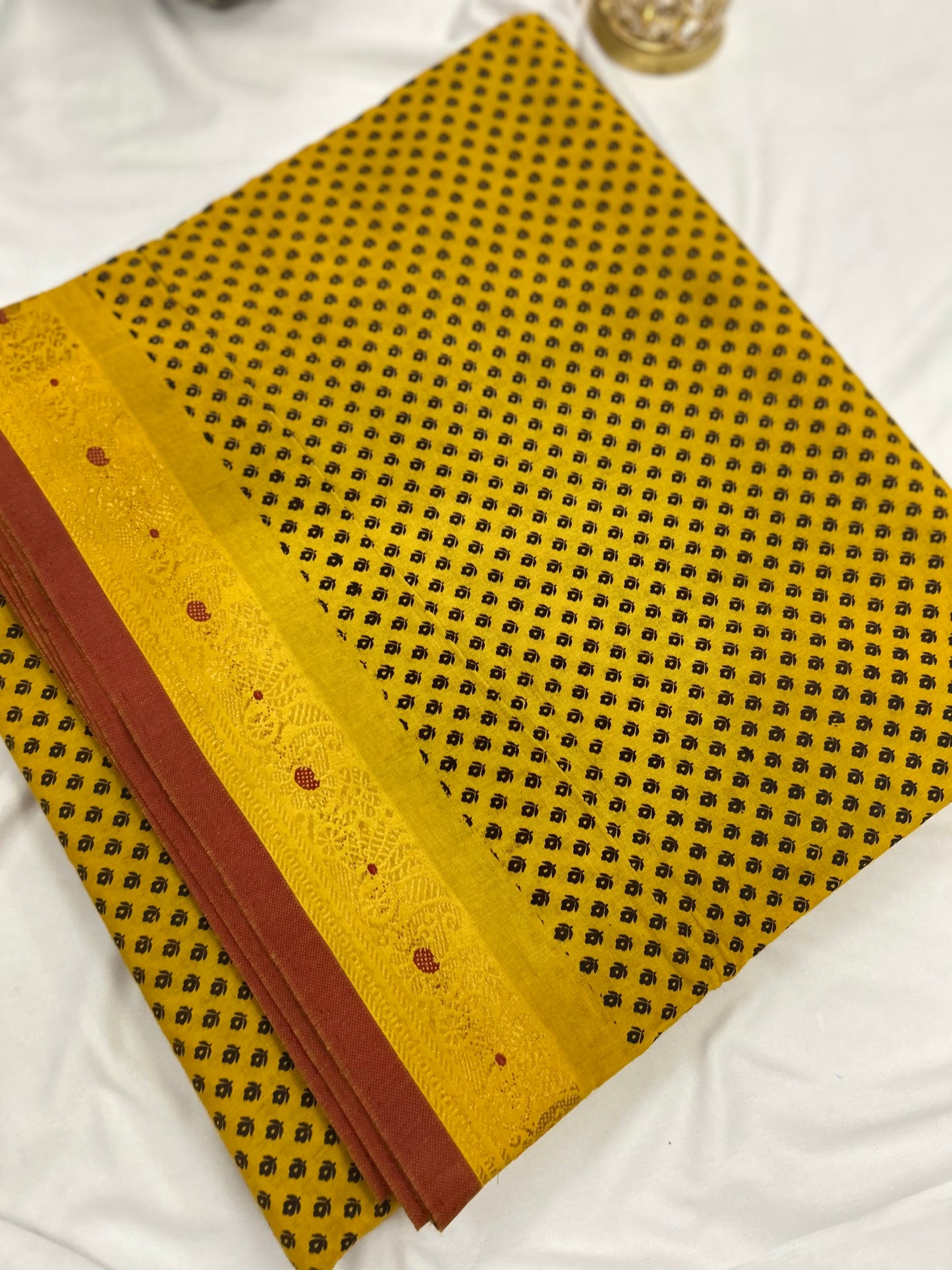 Madurai Sungudi 9 yards Saree