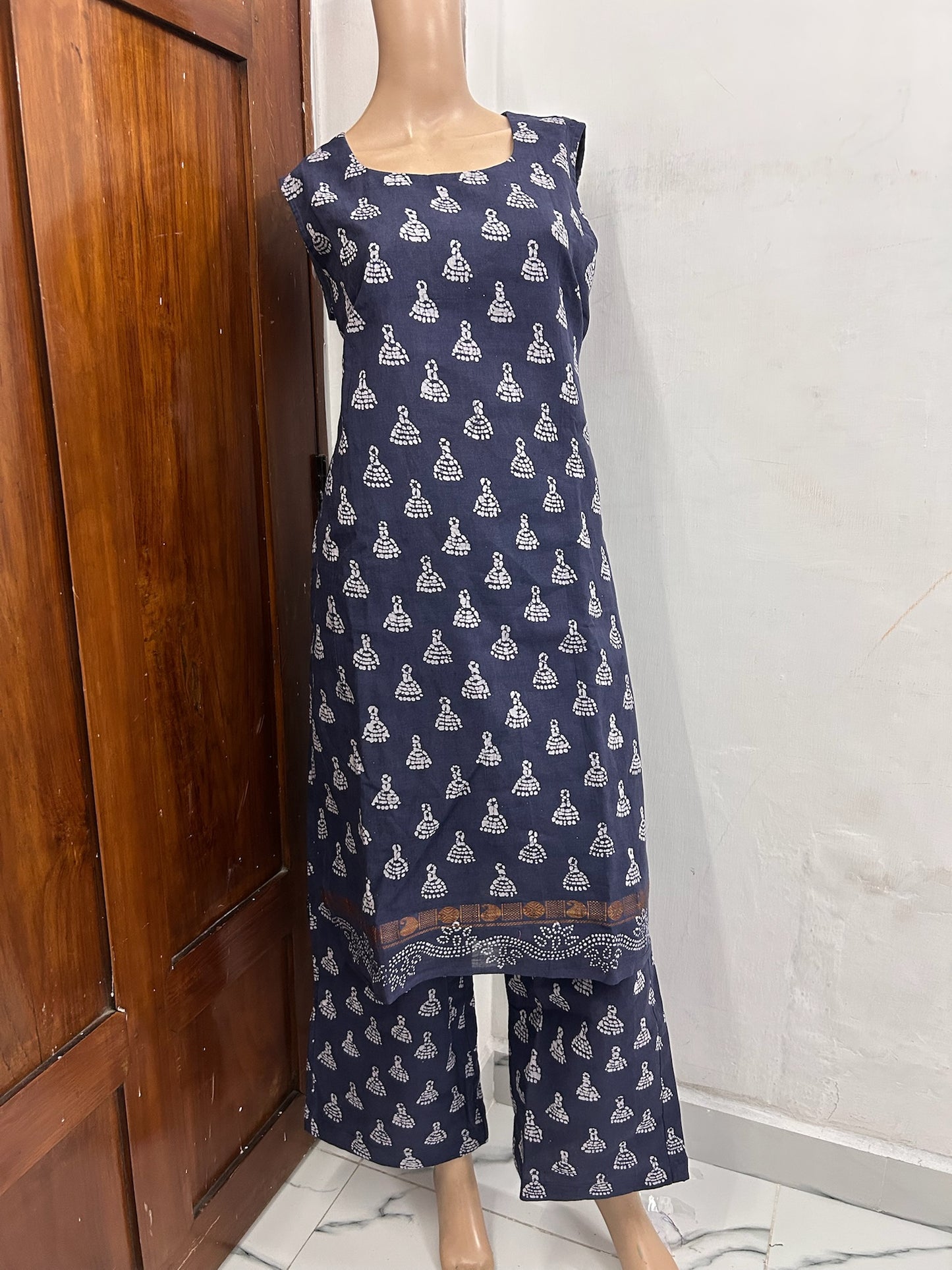 Madhurai Meenakshi Zari Check Sungudi Saree